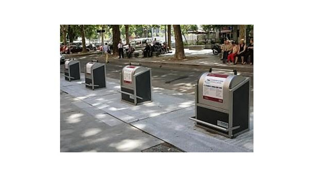 Immagine: Roma, Ama inaugura un servizio di cassonetti 