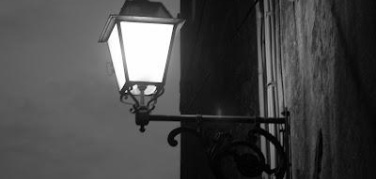 Illuminazione pubblica: Milano, Torino, Roma a confronto. Qualche taglio ma costi sempre altissimi