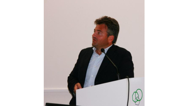 Immagine: Perché i costi dell'illuminazione pubblica sono così alti? Intervista all'esperto Diego Bonata