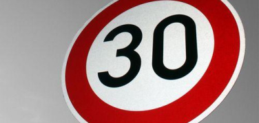 Ai trenta all’ora in città si inquina più o meno che ai cinquanta?