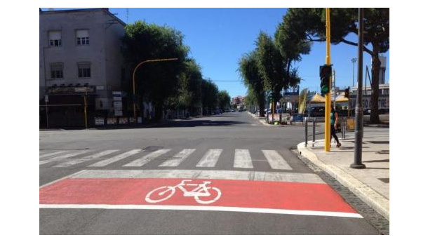 Immagine: Latina, il Comune sperimenta le “case avanzate” per ciclisti