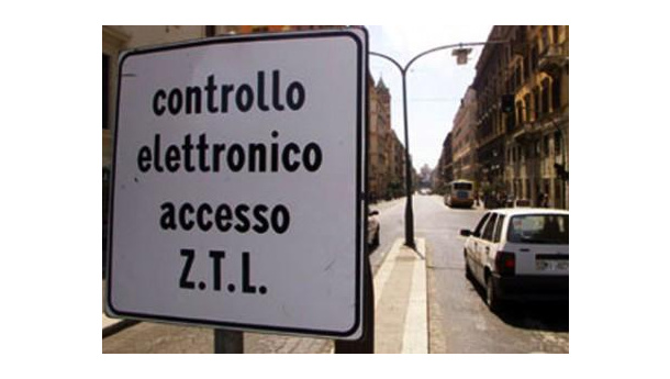 Immagine: Napoli, ZTL Centro Antico: dal 22 settembre 4 nuovi varchi telematici