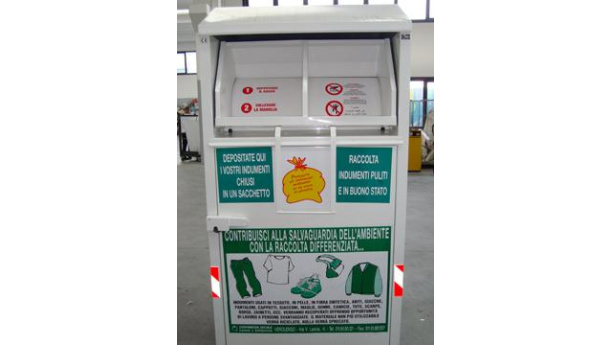 Immagine: Torino: dove buttare (per riciclare) gli abiti usati?