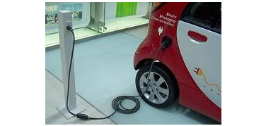 Bari, auto elettriche. In arrivo 50 postazioni di ricarica