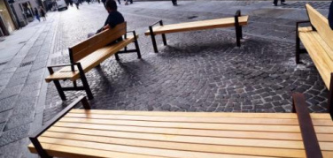 Panchine al debutto in via Lagrange