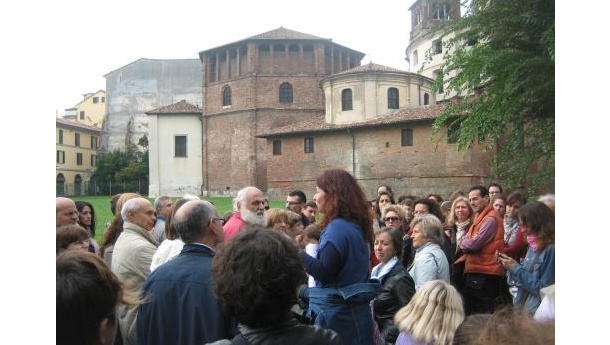 Immagine: Giornata del Camminare: a spasso tra Basiliche e Darsena