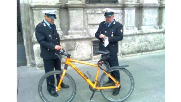 Immagine: Bici rubata il 4 ottobre davanti il Comune: ritrovata e lieto fine