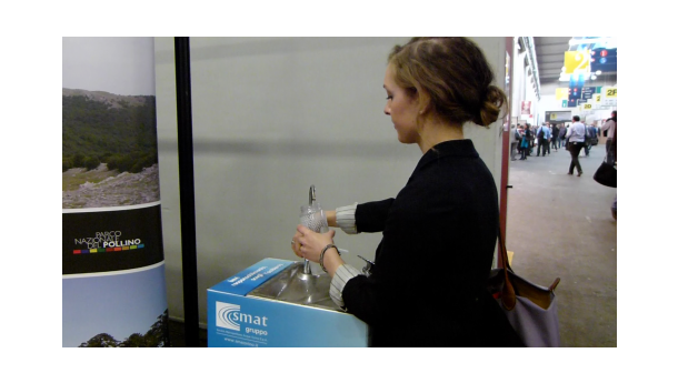 Immagine: Salone del Gusto, i visitatori e le fontanelle dell'acqua | Video