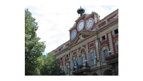 Immagine: Ad Alessandria, comune in rosso, crescono le spese per i lampioni a LED