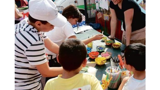 Immagine: Bambini in piazza domenica 10 maggio