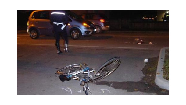 Immagine: Ragazza in bici travolta e uccisa da Suv nel Lodigiano, l'appello di Salvaiciclisti