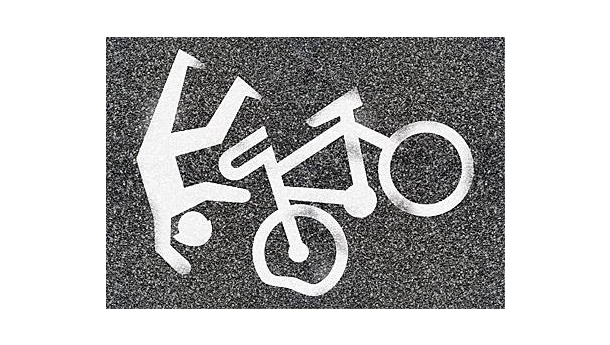 Immagine: La bicicletta più pericolosa della moto?