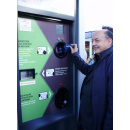 Immagine: EcoBank: successo ad Alessandria per la macchina che dà 2 centesimi a bottiglia