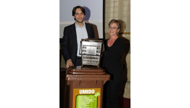 Immagine: Milano. Il 26 novembre parte la raccolta dell'umido per 168.000 famiglie