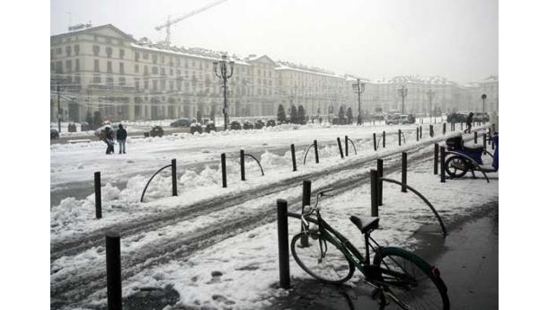 Immagine: Torino, il nuovo piano neve per la prima volta prevede la pulizia delle piste ciclabili