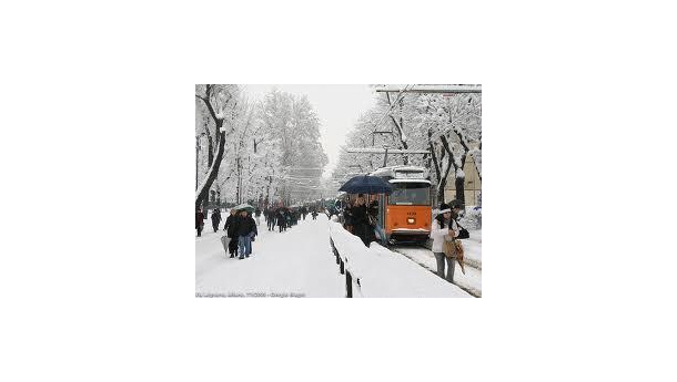 Immagine: Neve su Milano, l'assessore invita a non usare l'auto