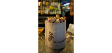 Come riciclare i tappi di sughero dopo il brindisi? Lo spiega Rilegno