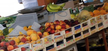 Anche al mercato crollano i rifiuti