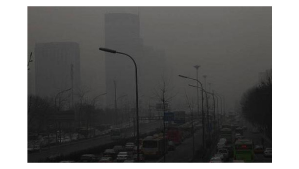 Immagine: Pechino, nuovo allarme smog. Per il governo la colpa è della crescita economica