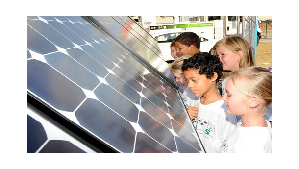 Immagine: Bari, impianti fotovoltaici nelle scuole: lunedì i sopralluoghi per l’istallazione dei pannelli solari
