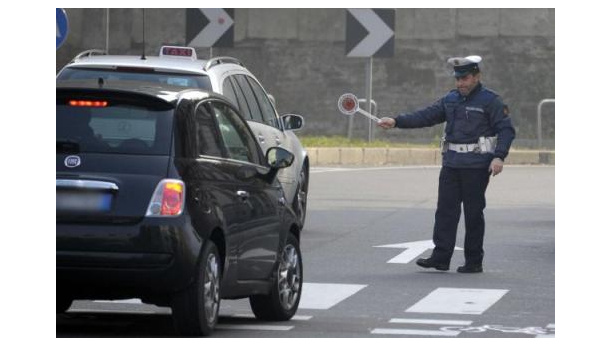 Immagine: Mobilità, oggi a Roma stop ai veicoli inquinanti nella fascia verde