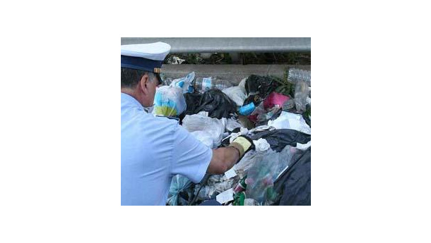 Immagine: Bari, raccolta differenziata: controlli e multe. Quattro ispettori Amiu in giro per i quartieri