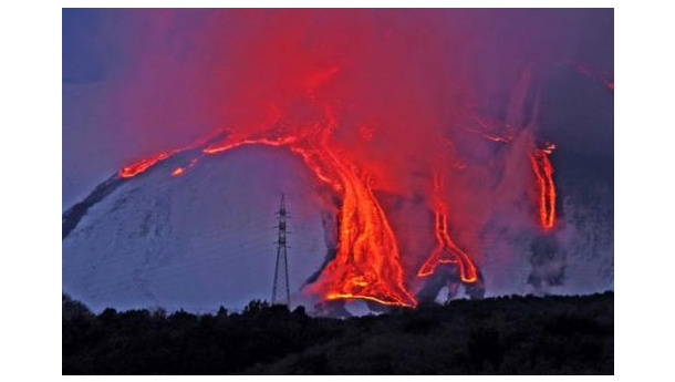 Immagine: Brindisi, ceneri vulcaniche dell'Etna sulla città. L'Arpa: 