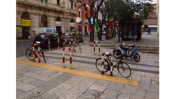 Immagine: Ateneo di Bari: dove le biciclette non possono più entrare