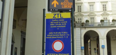 Torino, agli accessi Ztl spuntano i pannelli elettronici 