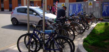 Bari, trofeo Tartaruga all’auto (anche se elettrica) e allo scooter. La bici il mezzo più veloce
