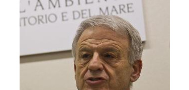 Combustibile da rifiuti nei cementifici. Clini risponde alle critiche dopo l'entrata in vigore del decreto