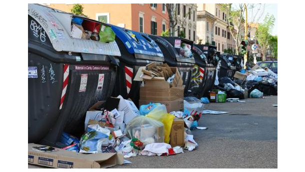 Immagine: Rifiuti di Roma: barricate a Colfelice e sit-in ad Albano Laziale
