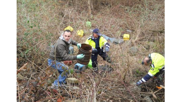 Immagine: Prima edizione di Puliamo la Stura: recuperati oltre 700 sacchi d'immondizia