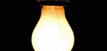 Consumi elettrici: a marzo restano in calo rispetto al 2012