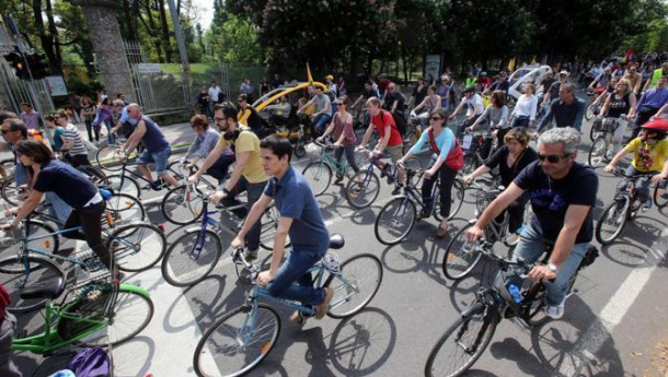 Immagine: 4 maggio a Milano. Mobilità Nuova, guarda chi c'era | Video