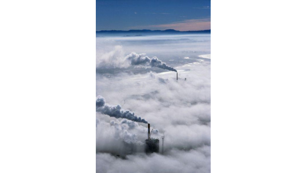Immagine: CO2, WWF: «Concentrazione record, vicini alla soglia di 400 parti per milione»