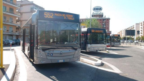 Immagine: Centocelle: feste e manifestazioni, deviano autobus