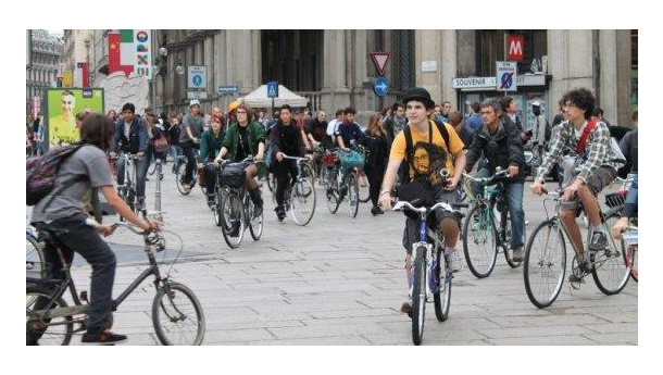 Immagine: Milano, domenica 12 maggio. Immagini da una città che non ti aspetti / VIDEO