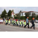 Immagine: Pedibus, “Ventibus”, “Ombrellibus”, a piedi i bambini vanno a scuola con più entusiasmo