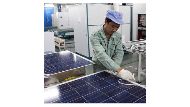 Immagine: Fotovoltaico: l'Europa introduce dazi sui pannelli cinesi. Comitato IFI: «Non basta»