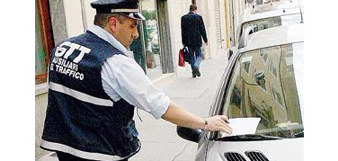 A Torino ogni giorno duemila sanzioni per chi è al volante