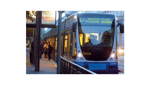 Immagine: Ritardi tram-bus, Torino rimborsa 3 euro