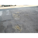 Immagine: Buche nelle strade, in 10 anni dimezzati i fondi per la manutenzione