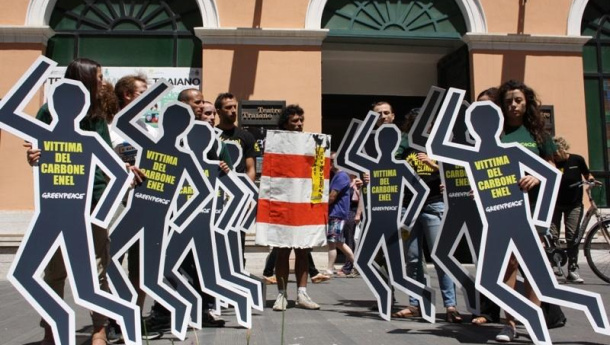 Immagine: Greenpeace: a Civitavecchia e in tutto il mondo per dire 
