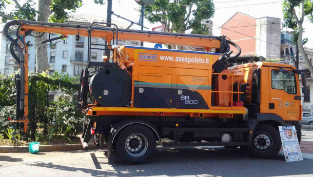 Immagine: Arriva la macchina tappabuche, ma per acquistarla servono 300 mila euro | Video