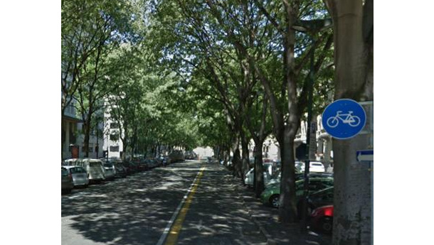 Immagine: Centinaia di persone in strada per