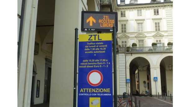 Immagine: ZTL Torino: sono attivi i 35 pannelli informativi