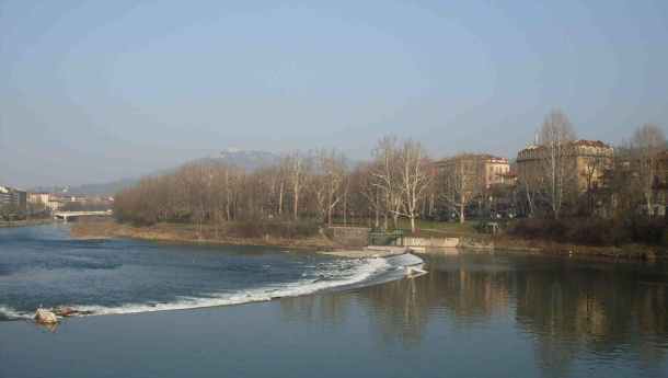 Immagine: Tratto torinese del Po: buono lo stato chimico, sufficiente quello ecologico