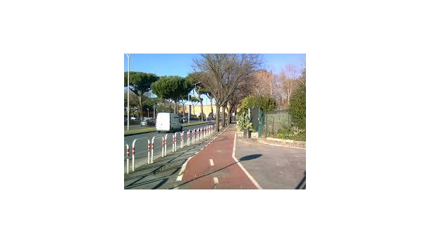 Immagine: Roma, Censis: poche ciclabili, troppe macchine