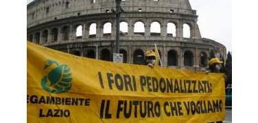 Fori Imperiali e Colosseo, Legambiente: “Quattro mosse per arrivare subito a ciclo-pedonalizzazione completa”